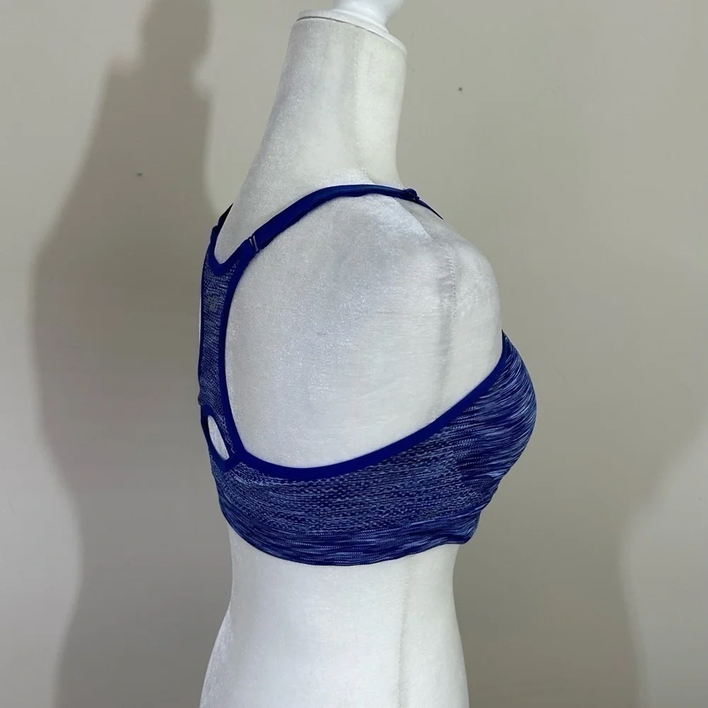 Leg3nd sz lg sports bra blue heather. Removable padding  newer